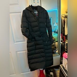 Vince Camuto black trench/raincoat never worn size m